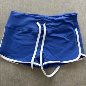 Savage Barbell booty shorts
Size M